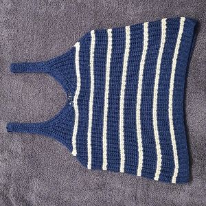 Moon & Madison sweater tank top Medium